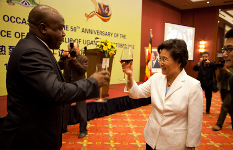 烏干達(dá)獨(dú)立50周年慶典在京舉行