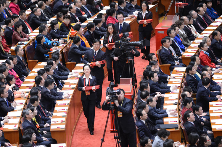 圖：中國共產(chǎn)黨第十八次全國代表大會閉幕會在北京人民大會堂舉行