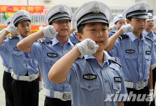 會操表演迎“六一”