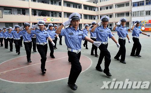 會操表演迎“六一”