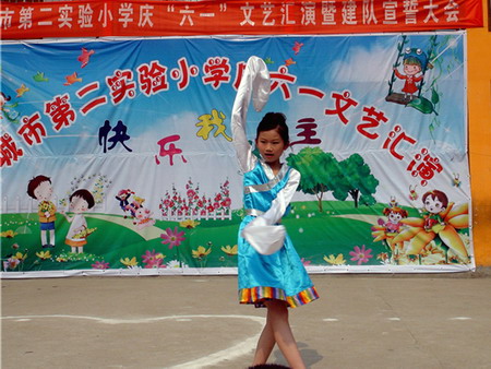 河南項城小學生唱紅歌慶六一