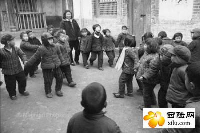 成長:回顧共和國兒童節(jié)慶祝方式