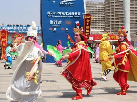 聚集七彩陽(yáng)光,誕生亞沙圣火