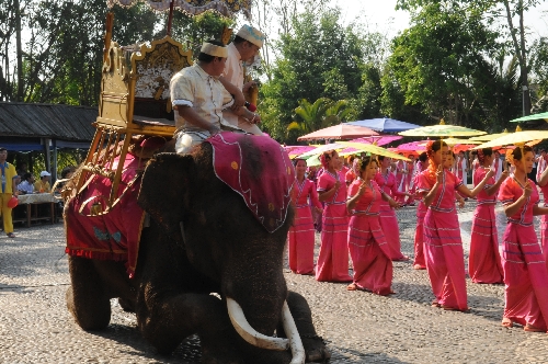 西雙版納傣族園、曼聽(tīng)公園聯(lián)袂打造“風(fēng)情邂逅佳地”