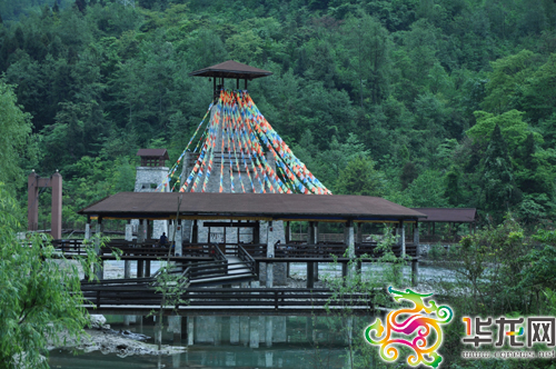 水鄉(xiāng)藏寨 震區(qū)中崛起的4A級景區(qū)