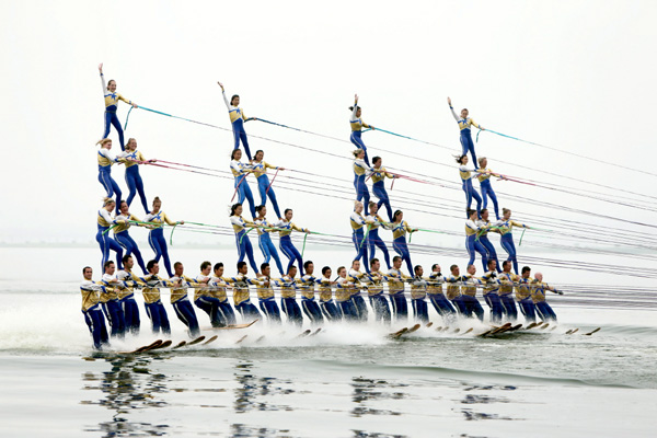 2012年藝術(shù)滑水吉尼斯世界紀(jì)錄挑戰(zhàn)賽精彩瞬間