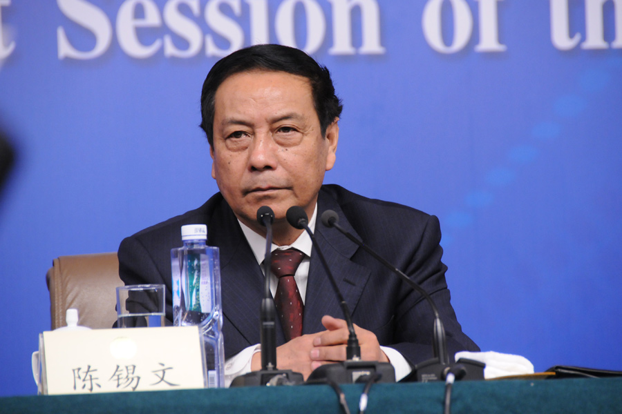 全國(guó)政協(xié)委員、中央農(nóng)村工作領(lǐng)導(dǎo)小組副組長(zhǎng)陳錫文