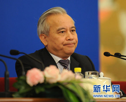 委員參加全國(guó)政協(xié)十一屆四次會(huì)議記者會(huì)