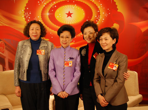 兩會(huì)的“半邊天”