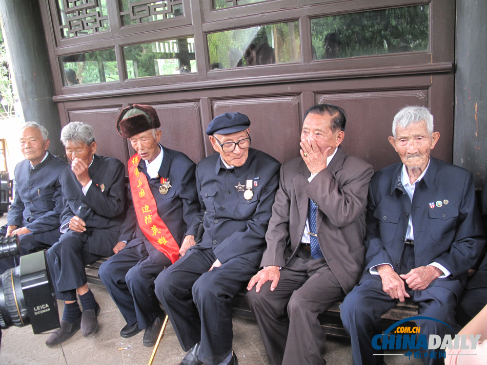 走進(jìn)騰沖國(guó)殤墓園 聆聽(tīng)中國(guó)遠(yuǎn)征軍英勇抗戰(zhàn)血淚史