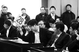 “地王秀”何時終結(jié)? 應(yīng)矯正“土地財政”依賴癥