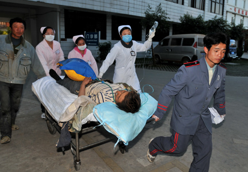 昆明新機場在建橋梁垮塌7人死亡34人受傷(圖)