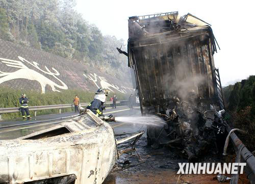 湖北京珠高速中斷8小時(shí)后恢復(fù)通車(chē)