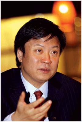 吸金地產(chǎn)界:10位女富豪和17位男富豪大PK