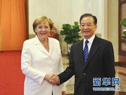 溫家寶:中國經(jīng)濟二季度發(fā)展速度回落主要是主動調(diào)控結(jié)果