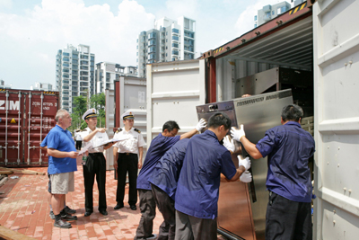 廣州海關(guān)快速驗(yàn)放首批進(jìn)駐亞運(yùn)村的設(shè)備物資