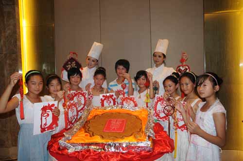 商貿(mào)飯店中秋文化鑒賞會(huì)在沈陽舉行