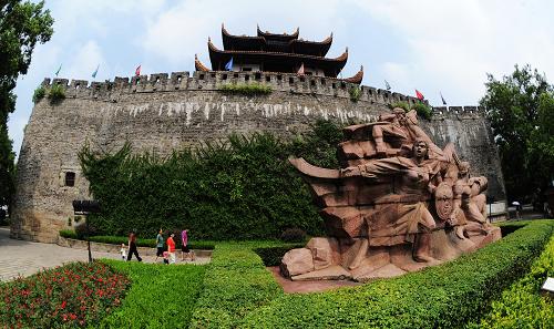 天心閣城墻現“白斑”