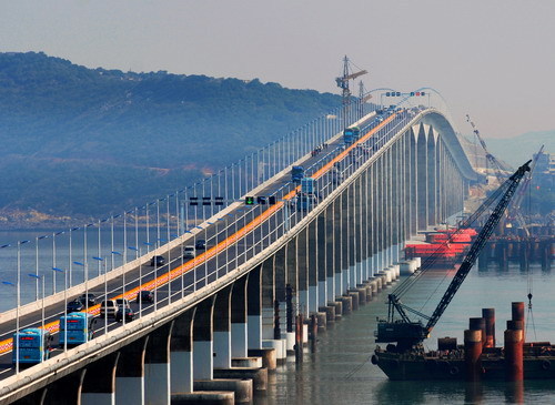 平潭海峽大橋通車 結(jié)束輪渡進(jìn)出海島歷史