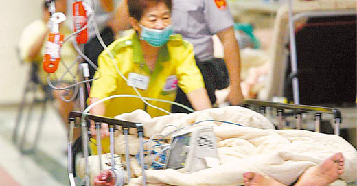 冷血女護士上傳患者切腹照 網友狠批“沒醫(yī)德”