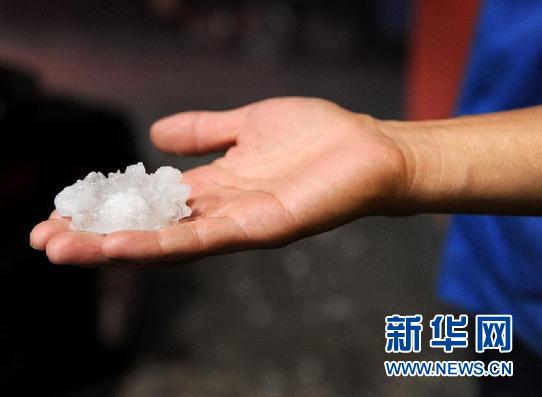 遼寧局地降冰雹和暴雨 冰雹大如乒乓球砸壞車窗