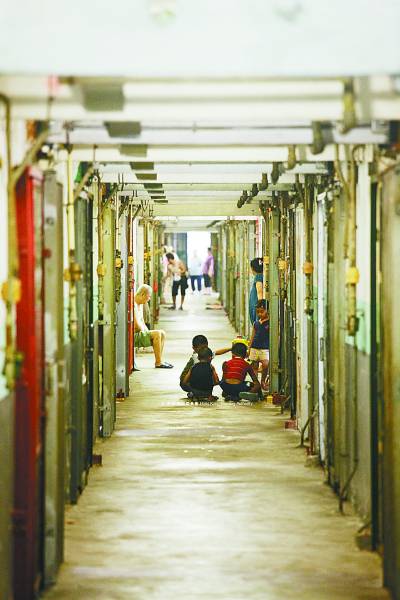 香港式拆遷的啟示：推土機(jī)與鮮花并存