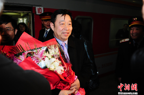首批京外全國政協(xié)委員乘火車抵京