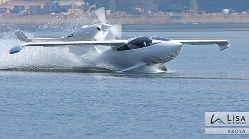 法國(guó)航空公司推出三棲飛機(jī) 能滑水雪可折疊