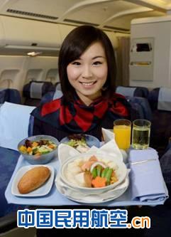 港龍航空推出秋冬時令餐膳：蟹粉、煲仔飯