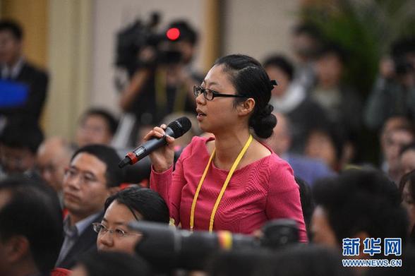 十八大新聞中心舉辦“中國銀行改革與科學(xué)發(fā)展”集體采訪活動(dòng)
