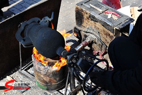 中國(guó)老式爆米花機(jī)登上美國(guó)探索節(jié)目走紅