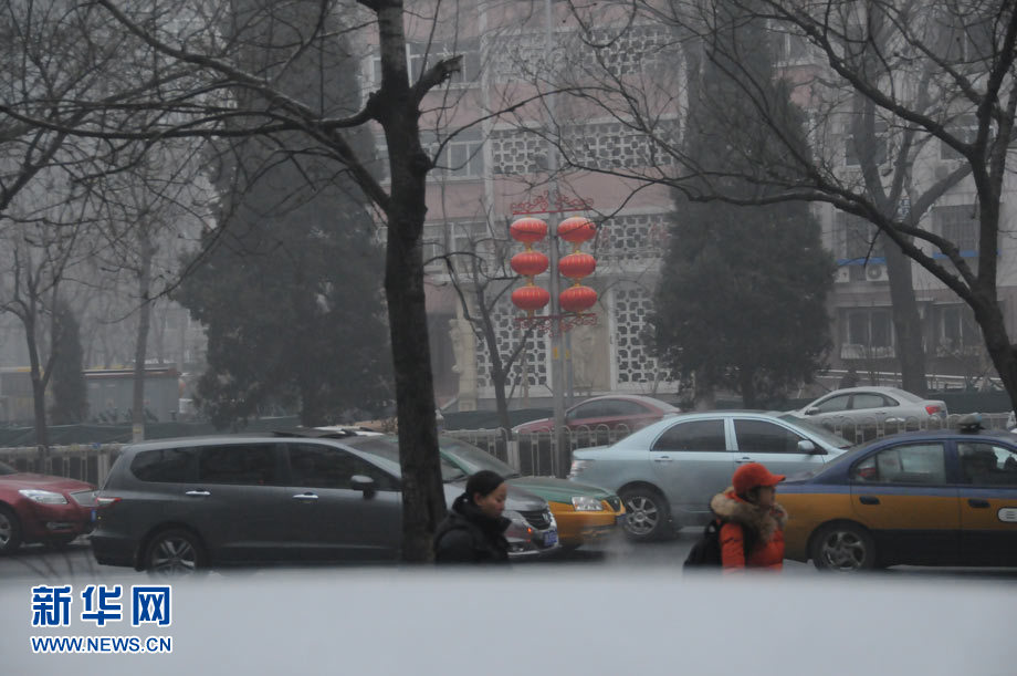 北京大部地區(qū)霧霾彌漫 早晚能見度對(duì)比