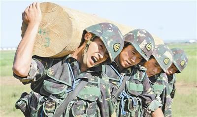 中國特戰(zhàn)精英比武不給調(diào)整時(shí)間 “槍王”遺憾脫靶