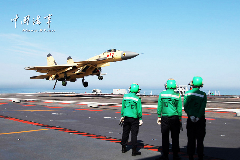 訪殲-15戰(zhàn)機(jī)總設(shè)計(jì)師：為保密綽號(hào)“飛鯊”