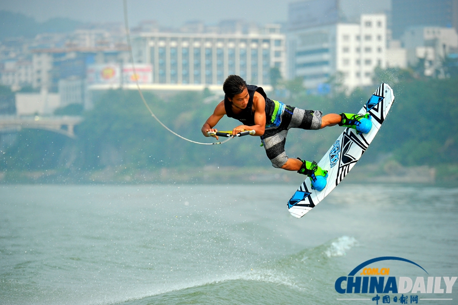 湖南張家界：“水上騎士”澧水備戰(zhàn)