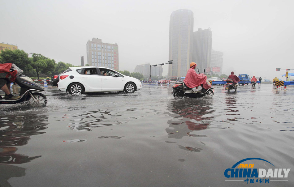 超強臺風“天兔”來襲 浙江紹興現(xiàn)海市蜃樓