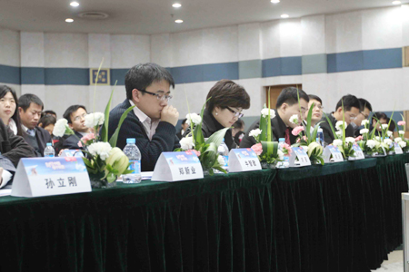 2012中國大學(xué)生經(jīng)濟(jì)調(diào)研報告發(fā)布會舉行