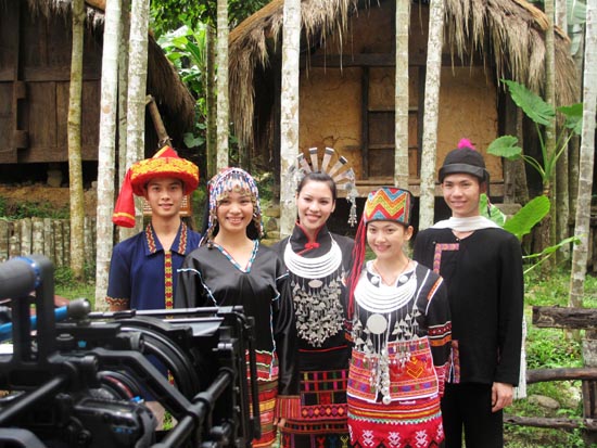 保亭嬉水節(jié)緊張籌備 檳榔谷中拍攝開(kāi)幕外景