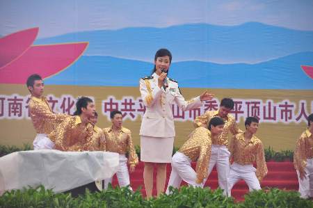 第二屆中國(guó)曲劇藝術(shù)節(jié)在汝州盛裝開幕