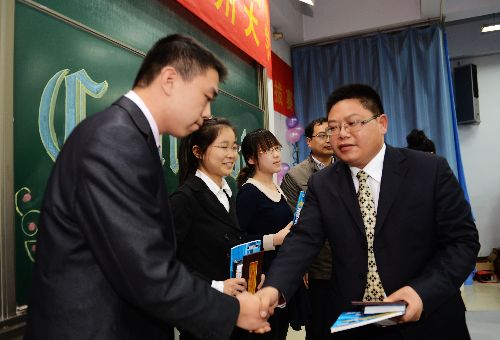 鄭州大學(xué)舉行“21世紀(jì)杯”全國(guó)英語(yǔ)演講比賽校園選拔賽