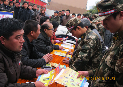 河南唐河：法律援助送溫暖 新兵無憂進軍營