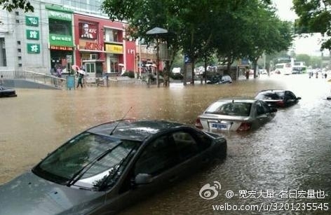 武漢遭暴雨襲擊 “海景”隨處可見市民再“看海”