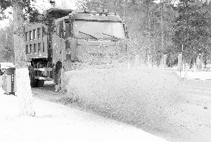 站前及時(shí)清雪保暢