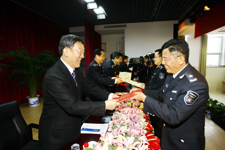 中國漁政執(zhí)法技能比武總決賽暨漁政隊伍建設(shè)年活動總結(jié)大會在山東煙臺舉行
