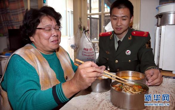 7年“愛(ài)心午餐”接力情暖老人心