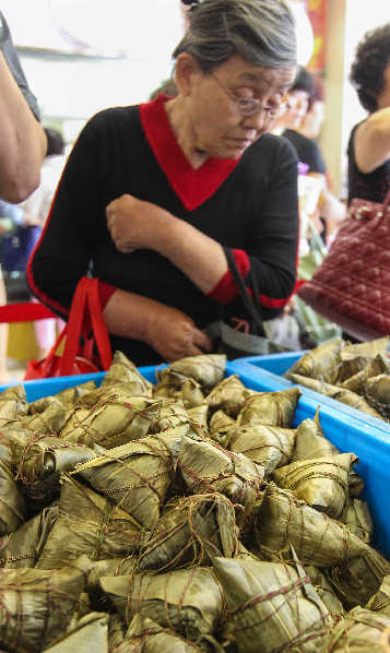 上海：迎端午老字號香粽香包熱銷
