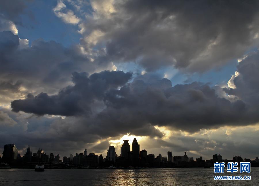 “?？?#8221;逼近