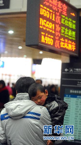 “三大難題”考驗(yàn)春運(yùn) 近29億人次能不能“走得動(dòng)”