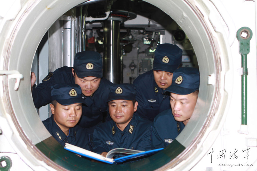 中國(guó)海軍新型潛艇內(nèi)部照曝光（組圖）