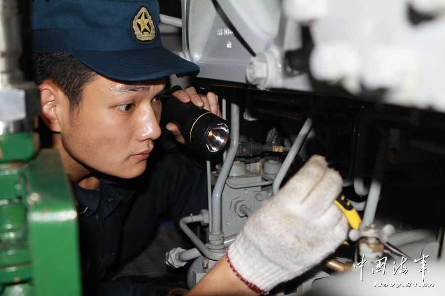 中國海軍新型潛艇內(nèi)部照曝光（組圖）